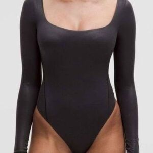 NWT lululemon Nulu Square-Neck Long-Sleeve Bodysuit | Size‎ S - Black Sparkle
